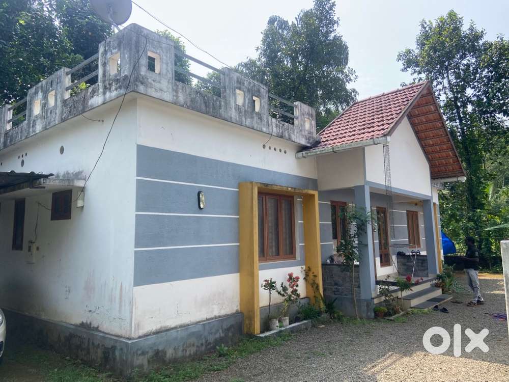 HOUSE.   ETTUMANOOR.   VEMPALLY