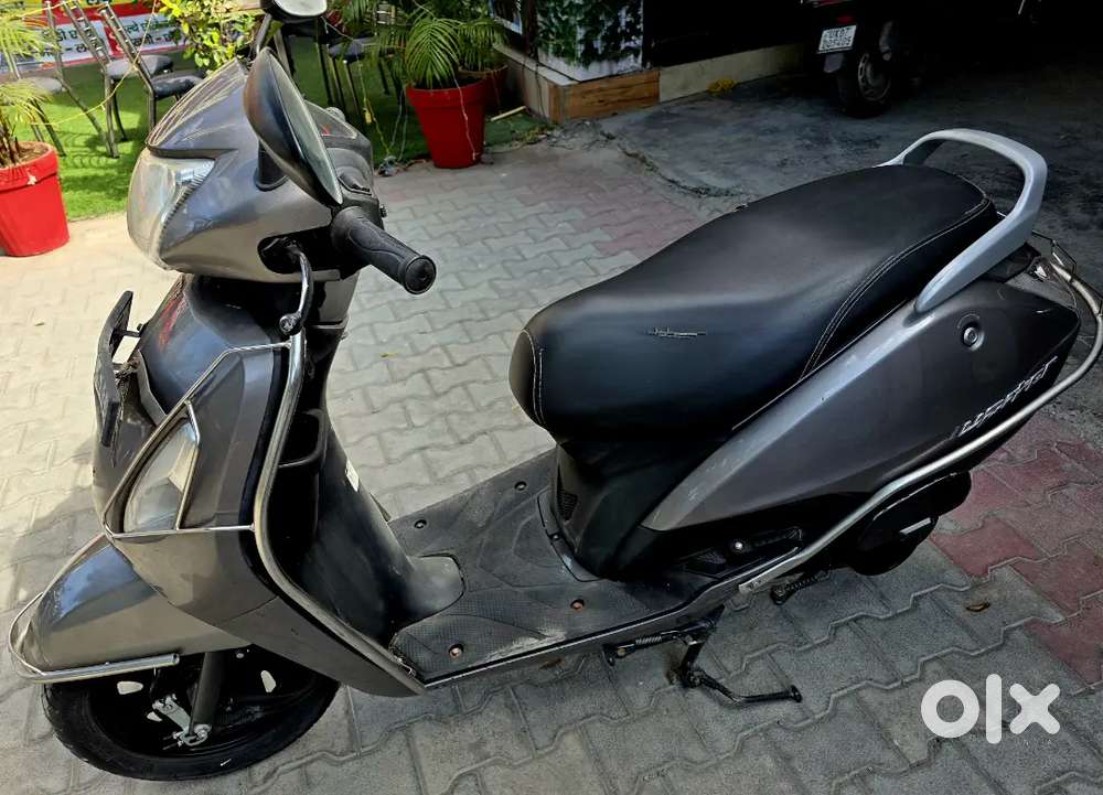 Tvs Jupiter in showroom condition first owner Lone facility available