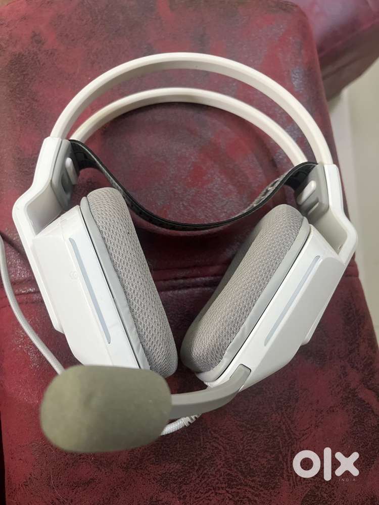 Gaming headphones with mic ( zebronics)