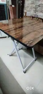 COMPUTER TABLE FOLDABLE (BRAND NEW)
