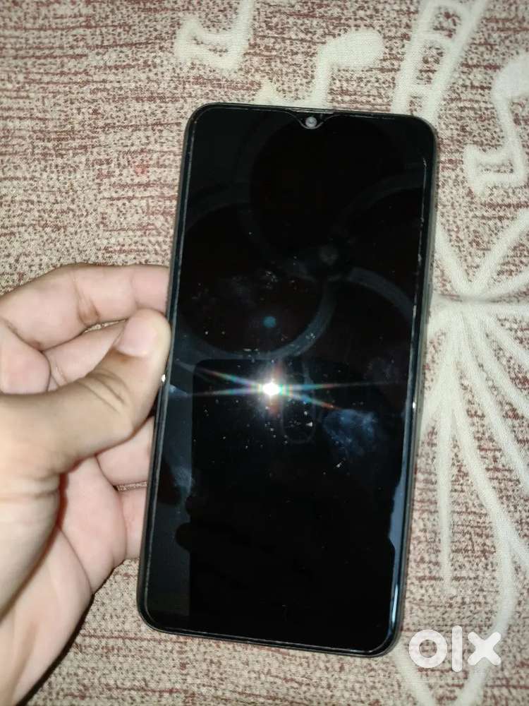 REALME 3 , 4 GB RAM , 64 GB ROM