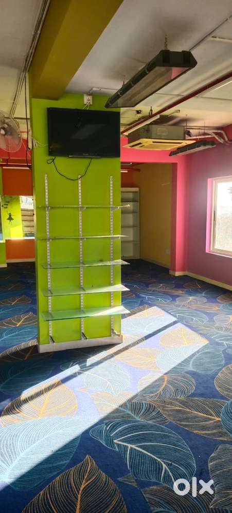 Roadside Facing – High Visibility Split AC Installed,common toilet