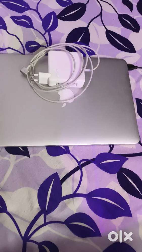 APPLE LAPTOP , MODEL - MACBOOK PRO,