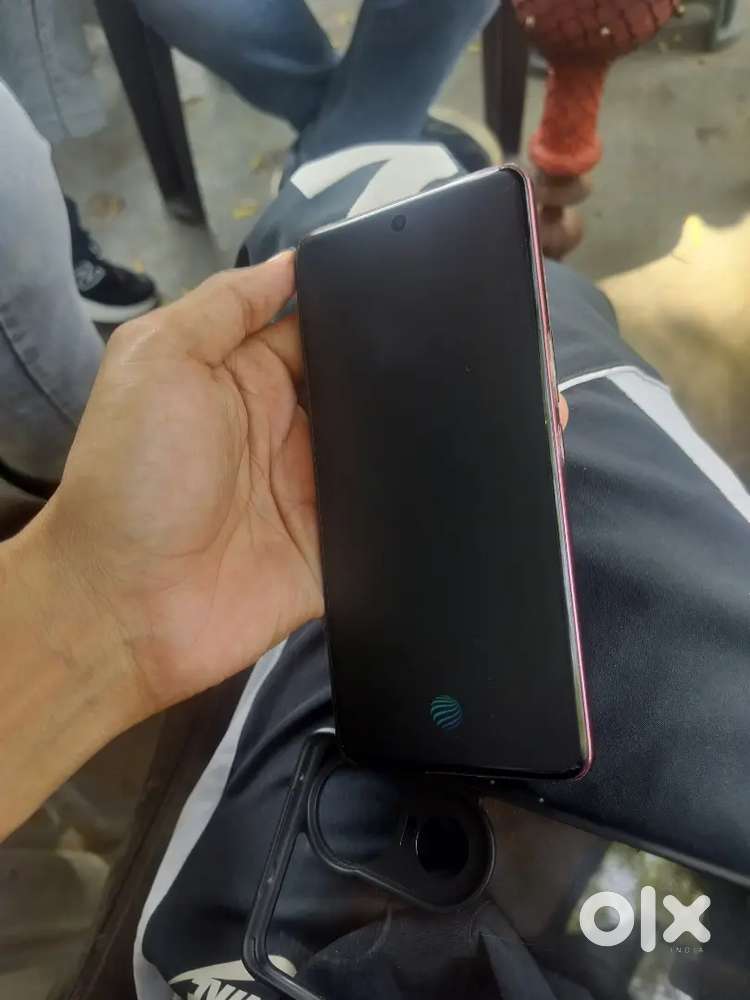 Vivo v50 12-512 5mnth old only, 41000 ka new liya hai