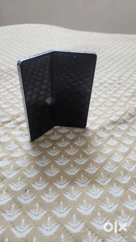 Samsung Z fold 5  folder screen display fold  sell