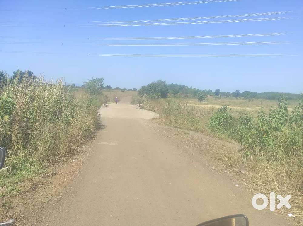 आदिवासी जमीन  विकणे आहे. एकूण 12.5 एकर