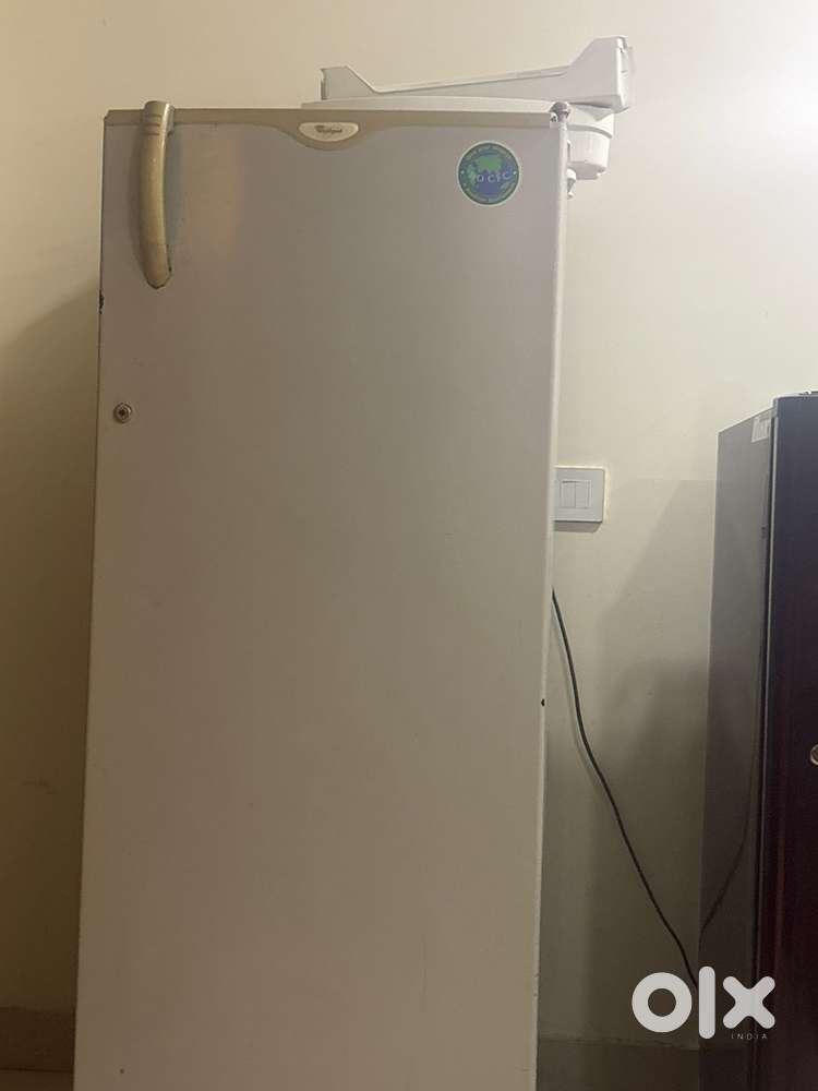 Its a fully functioning fridge of whirlpool