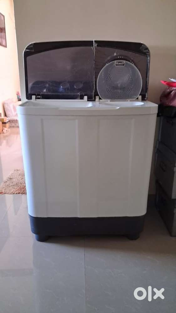 Semi automatic washing machine