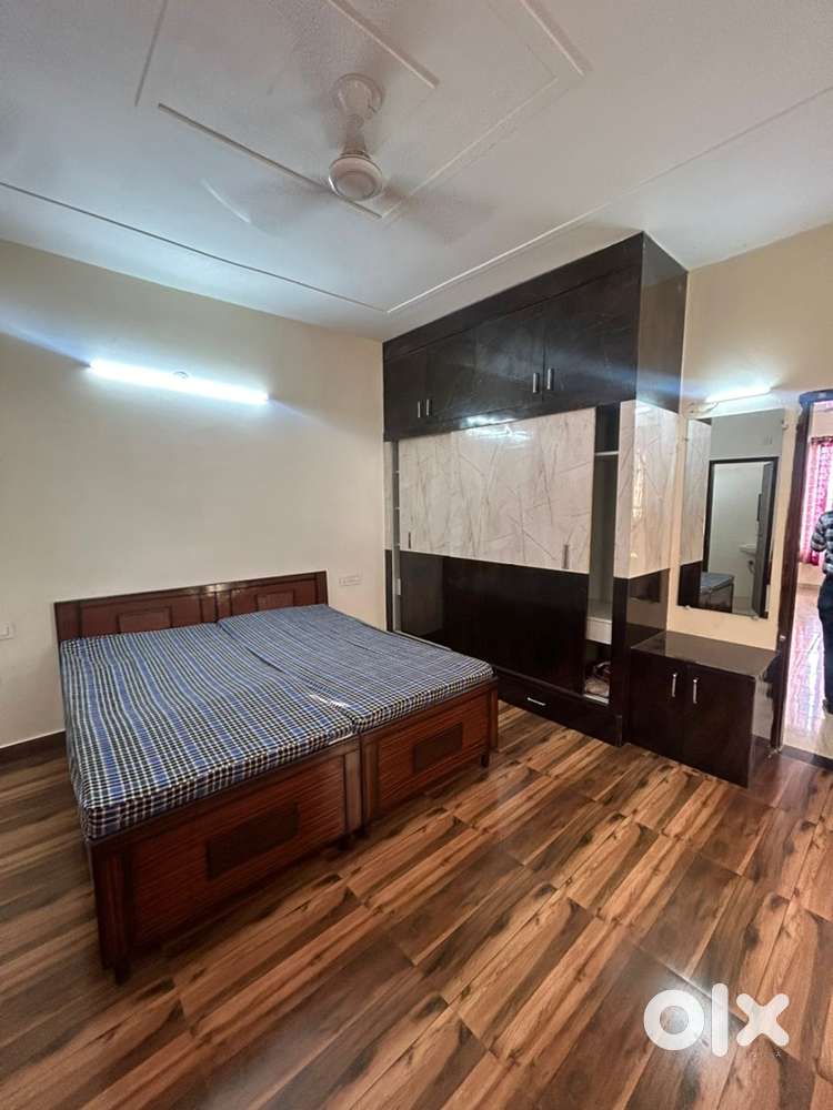 1Bhk flat for rent 15000/fully furnished divine global sec 115 kharar