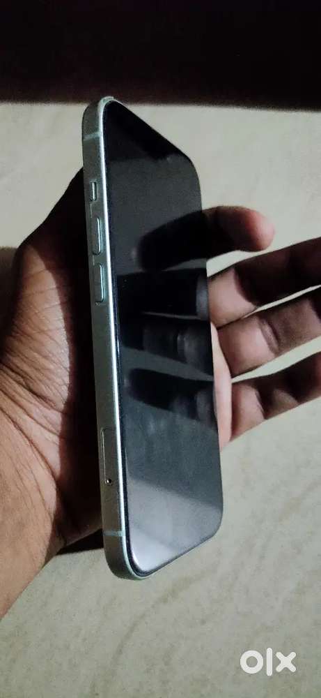 iPhone 15 not a single scratch