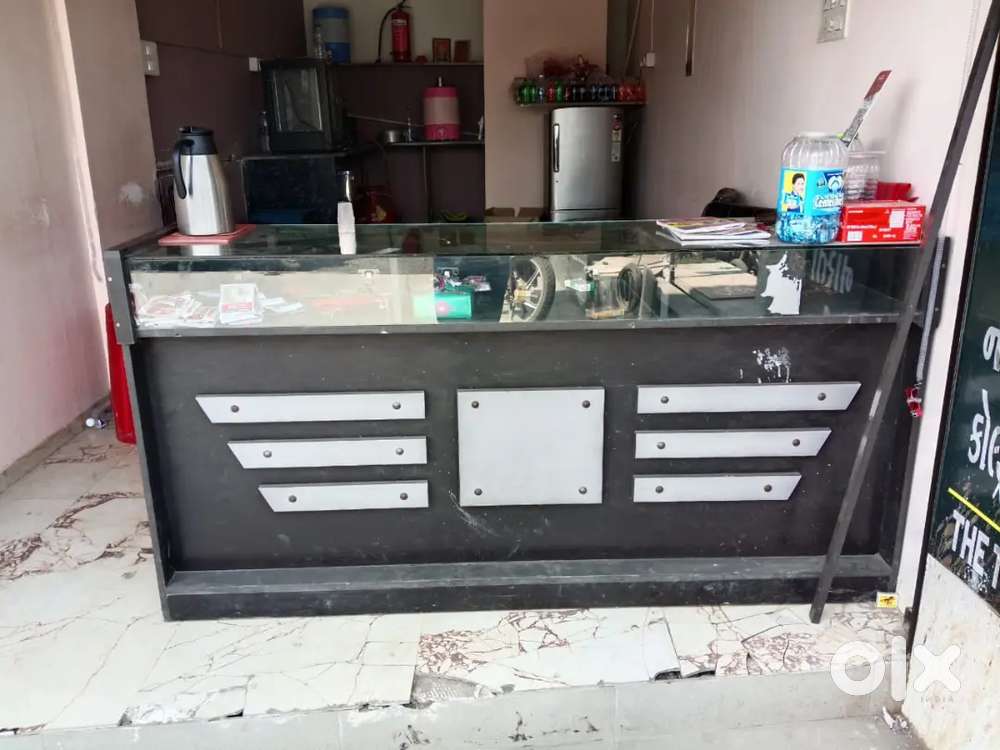 Shop counter table