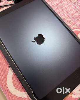 Macbook Air M3 8GB ram, 256GB SSD, 13” Display