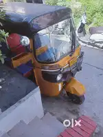 Bajaj r e  auto