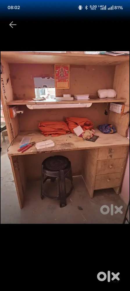 Mobile repair/study counter/table