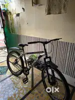 Mountain bicycle with dual disc brake system brand new condition