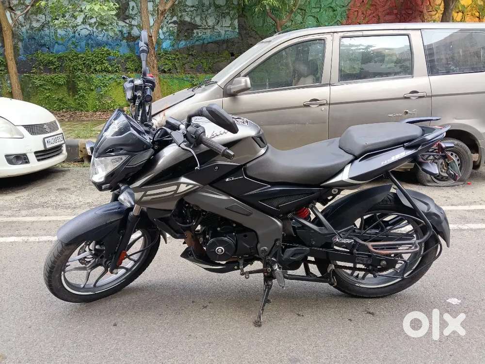 PULSAR NS 125