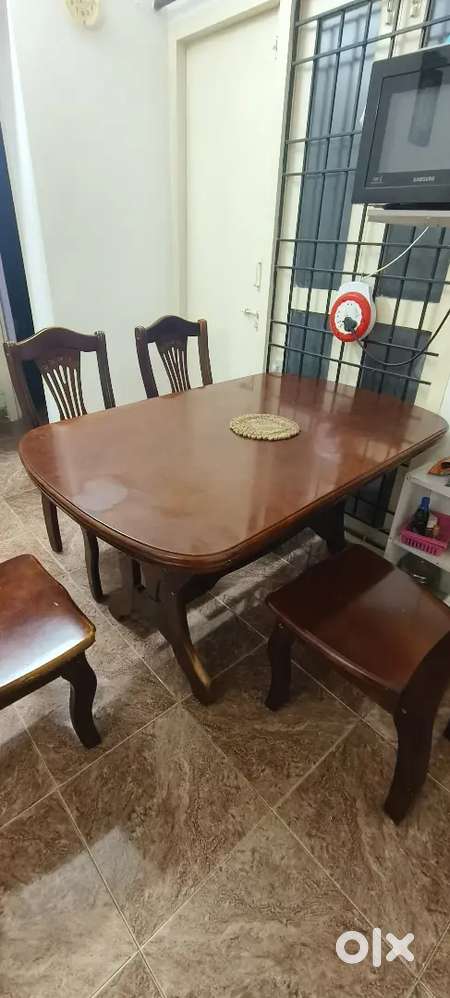 Dining table set