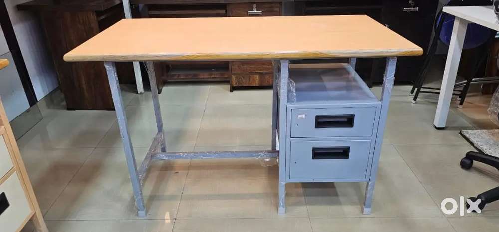 NEW METAL TABLE STARTING RS 3900 SUITABLE FOR INDIVIDUAL & OFFICE