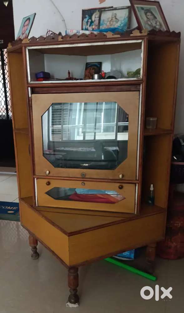 Tv and shokesh,