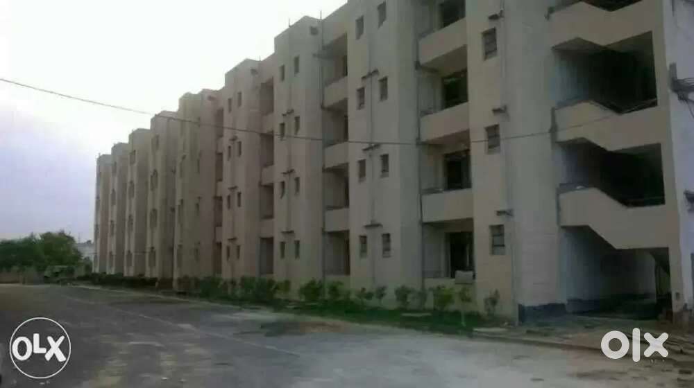 Only 7,25,000/- rs main 1 room set studio buy kare registry case