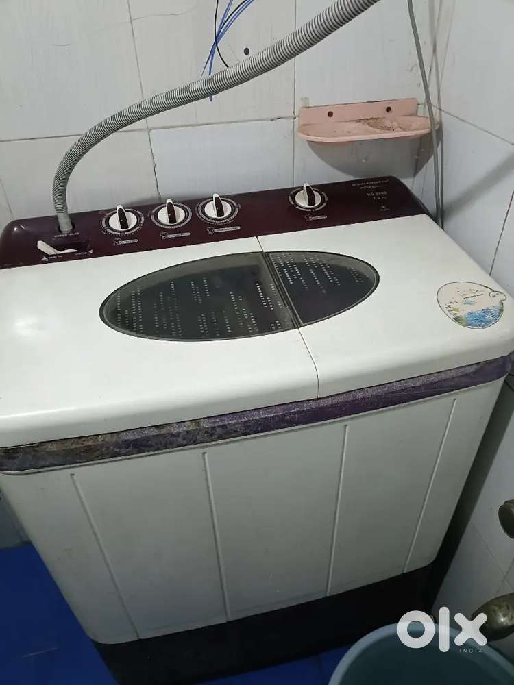 Kelvinator semi washing machine,