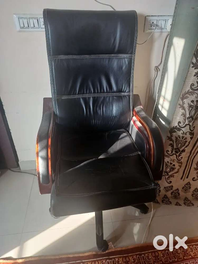 Office Boss Chair