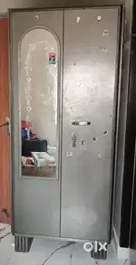 Steel Almirah / Wardrobe