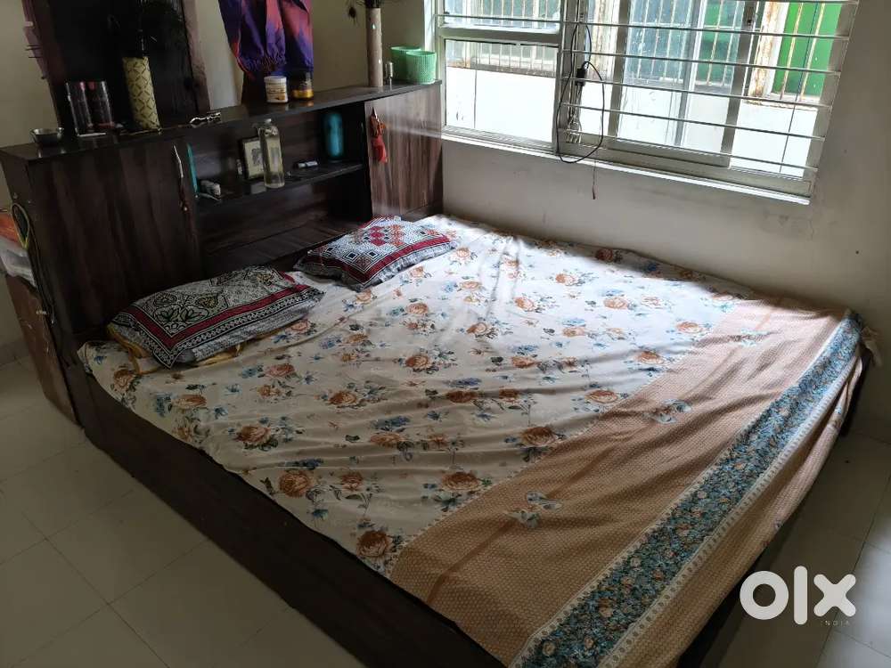 King size 6X7 ft bed with mattress & storage - Affordable Price