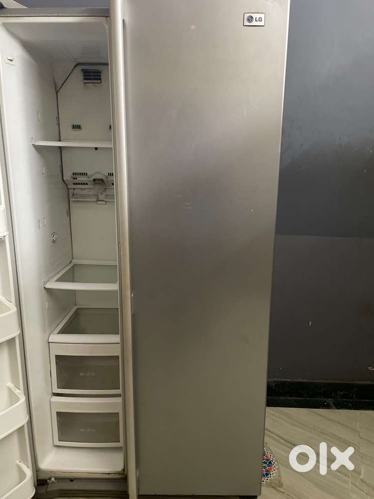 Double door LG fridge