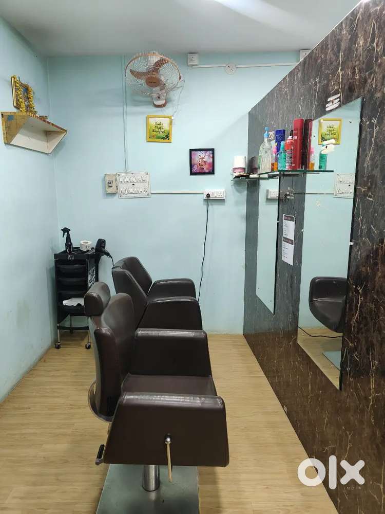 Unisex family salon
