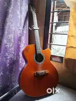 Signature Guitar + capo