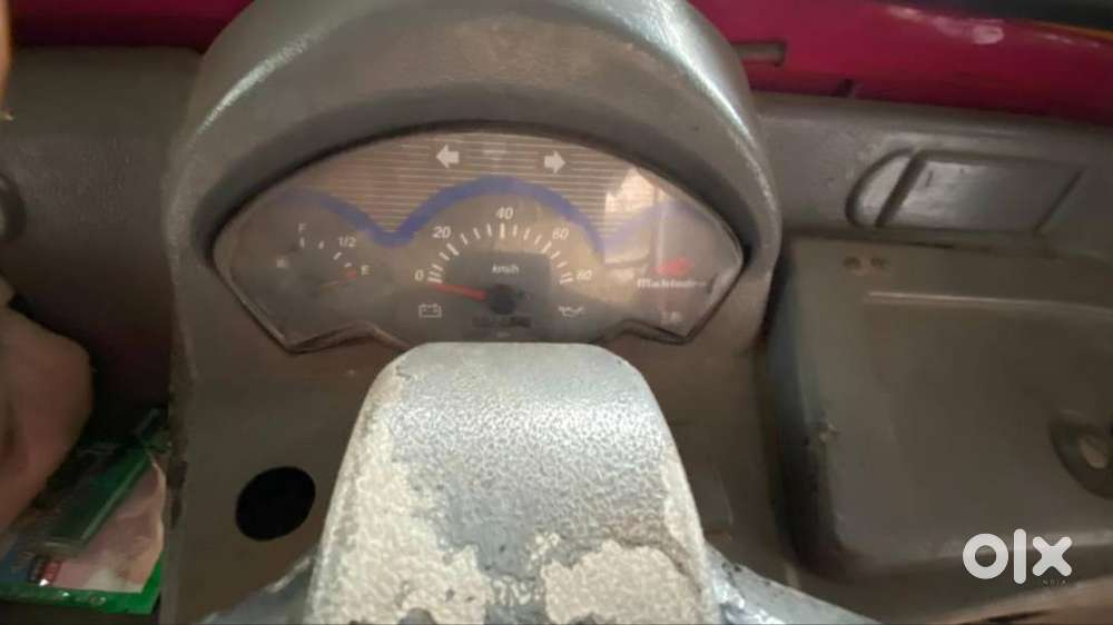 2010 Mahindra autorickshaw