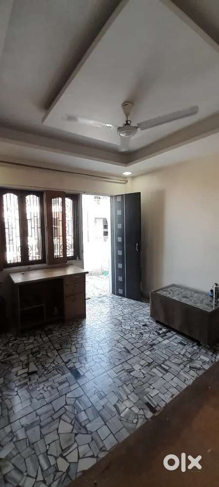 Furnished room available without kitchen