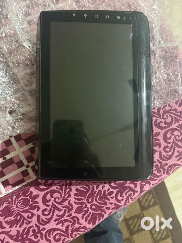 Just like new Touch screen and poineer speaker bulit in wooden box