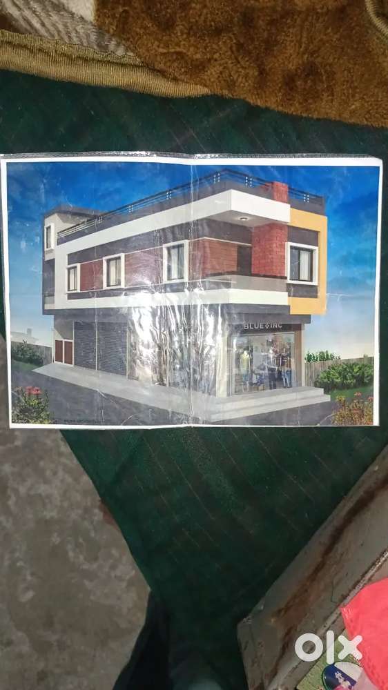 15 feet choda 50 fir lamba 22.000 rent aata h 5 shop ka