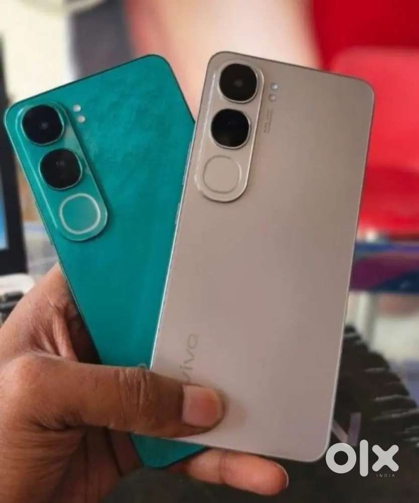 Vivo y300 only 1 months use only silver colour is left