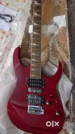 Vault soloist RG1 red with vault fury 15 multi effects amp