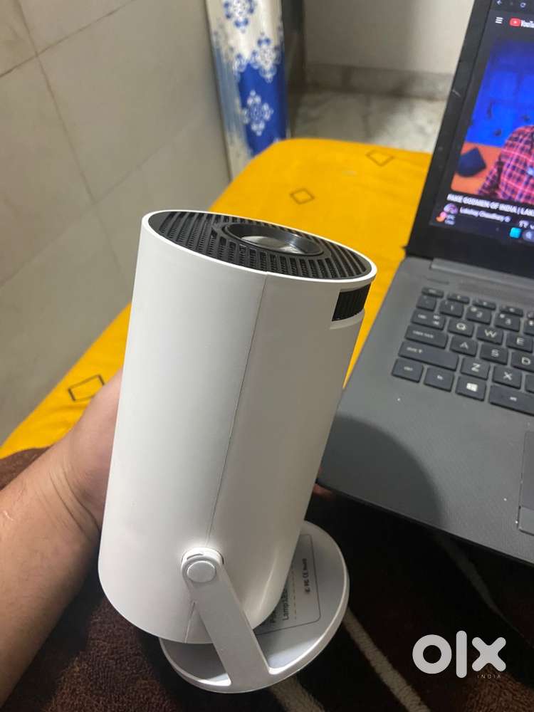 Smart wifi hd projector