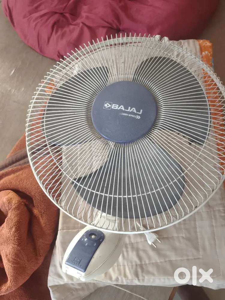 BAJAJ 1QTY. USHA 2QTY WALL FANS