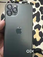 I phone 11 pro 256 GB, space grey, line on display...