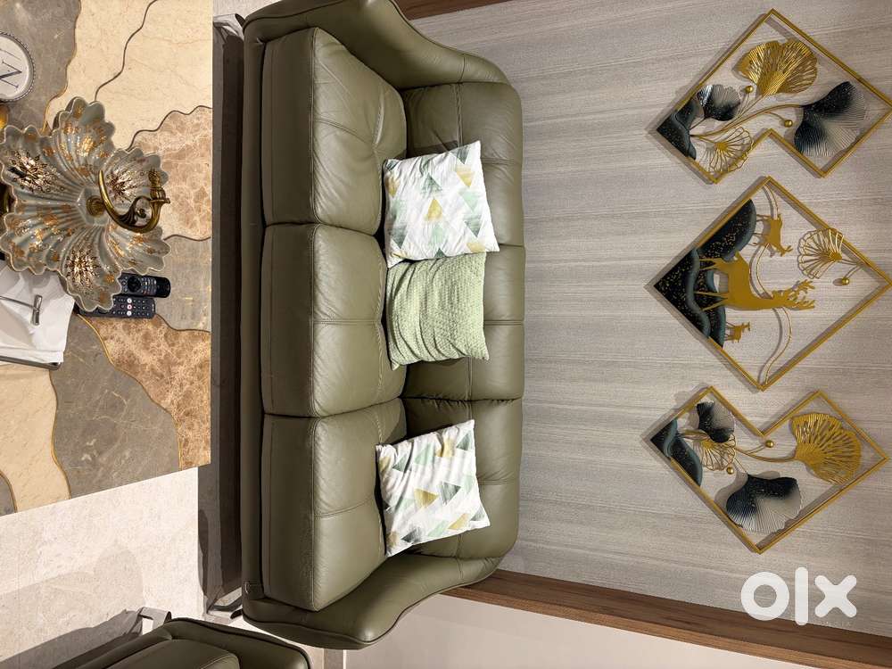 Durian 7 Seater ( 3/2/2) Sofa less than 1 year old