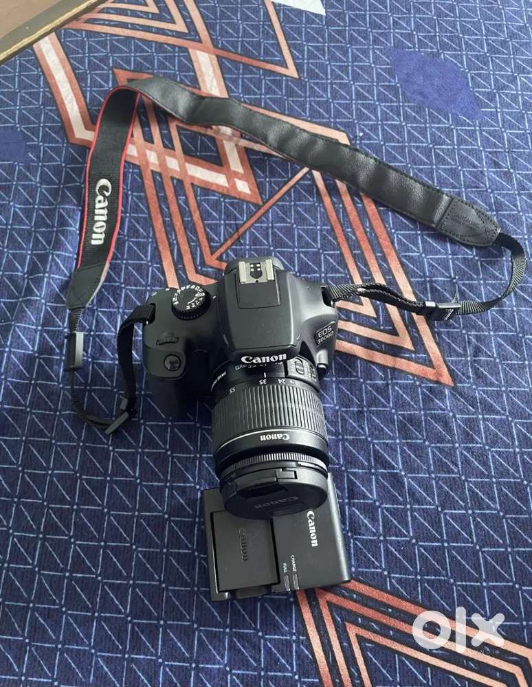 Selling a Canon EOS 3000D DSLR in excellent, new like condition