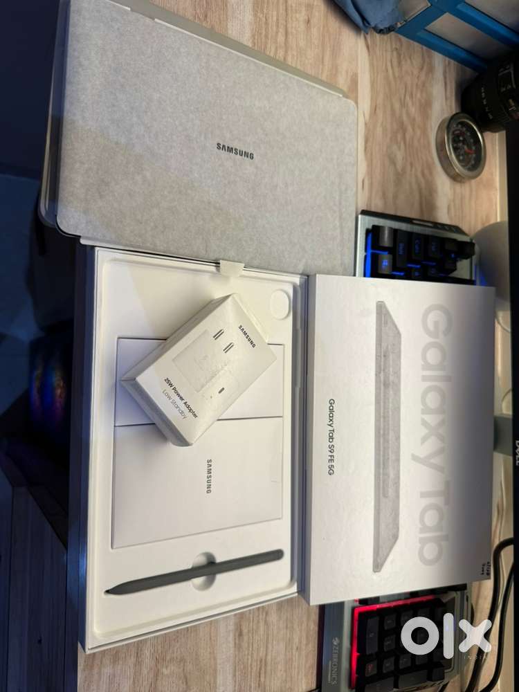 In warranty unused Samsung S9 FE S-pen wifi+5G (Sim) only 6 month old
