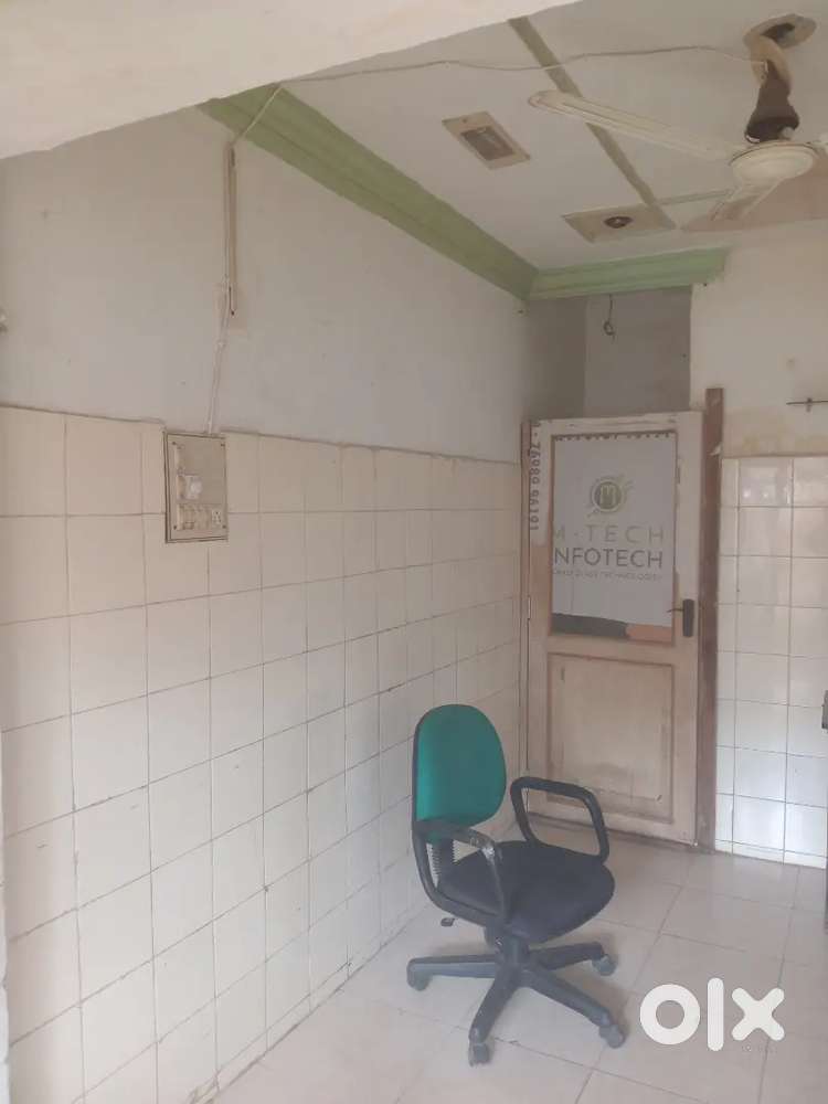 F303 umang flat+ shop maninagar. Rent. 5000