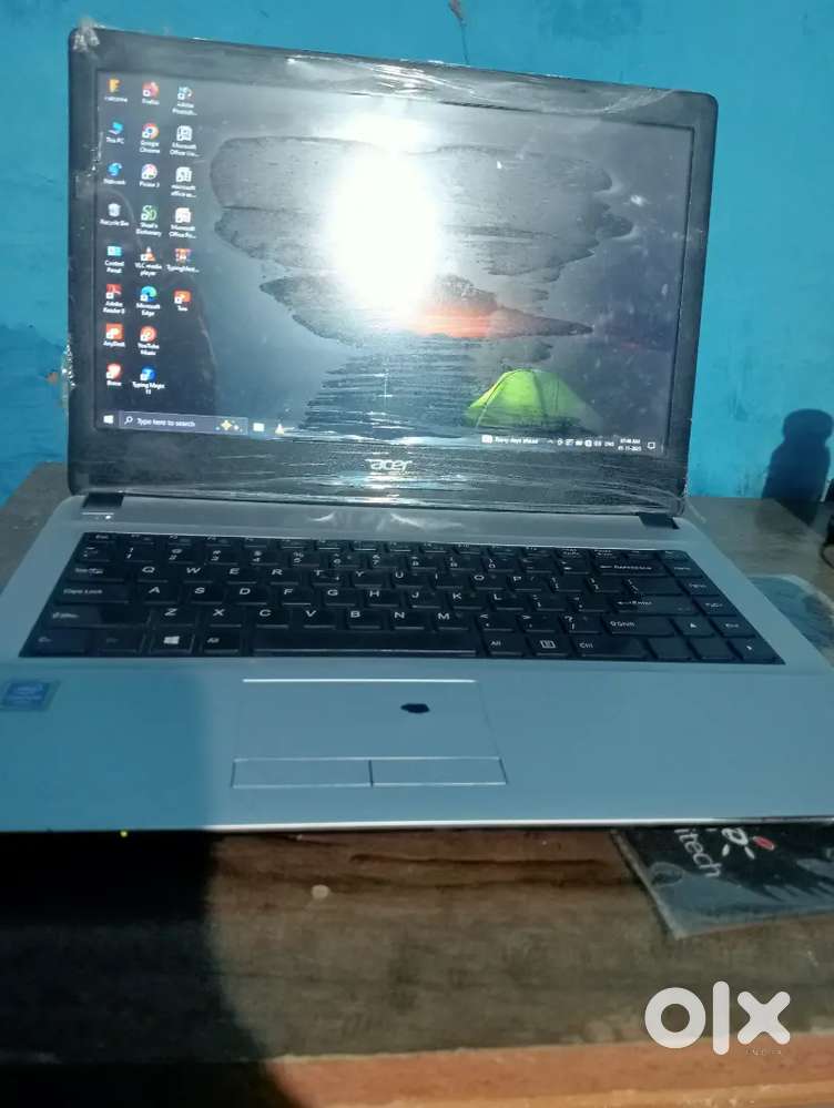 Leptop   . Charging .mouse.