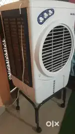 New condition cooler with new stand