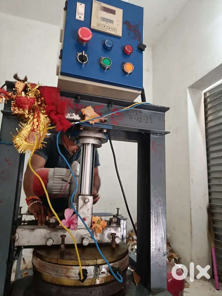 Automatic Paper plate Machine
