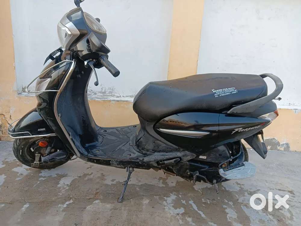 14000 चली है कोई दिक्कत नही है जरूरत नही है इसलिये बेच रहे है।