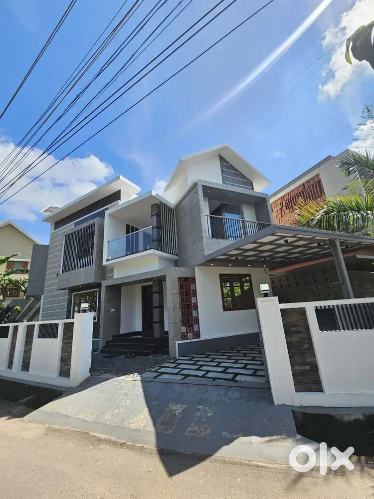 POSH 4BHK HOUSE FOR SALE AT KAKKANAD INFOPARK THEVAKKAL KANGARAPADY