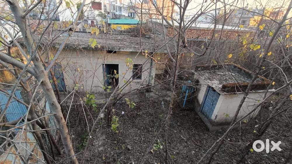 340 gaz land with one room available